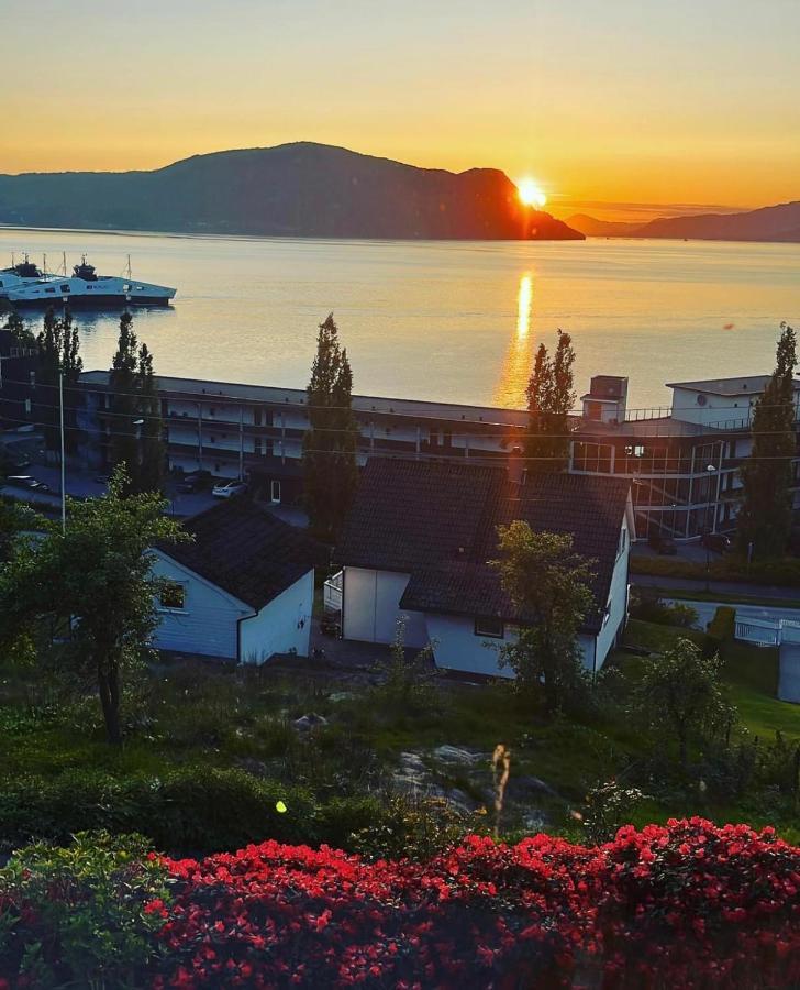 Smaken Av Ryfylke Event As Overnatting, Bygningen Drives Ikke Som Hotell Hjelmeland Exteriér fotografie
