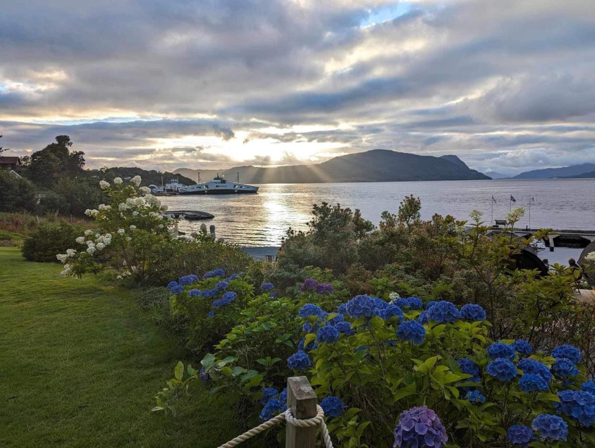 Smaken Av Ryfylke Event As Overnatting, Bygningen Drives Ikke Som Hotell Hjelmeland Exteriér fotografie